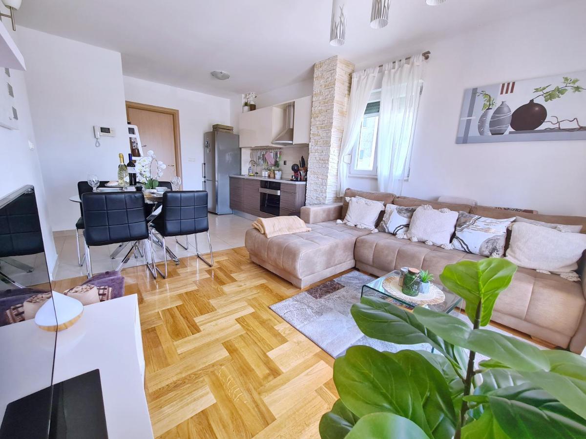 Luxury Apartment Salona Luaran gambar