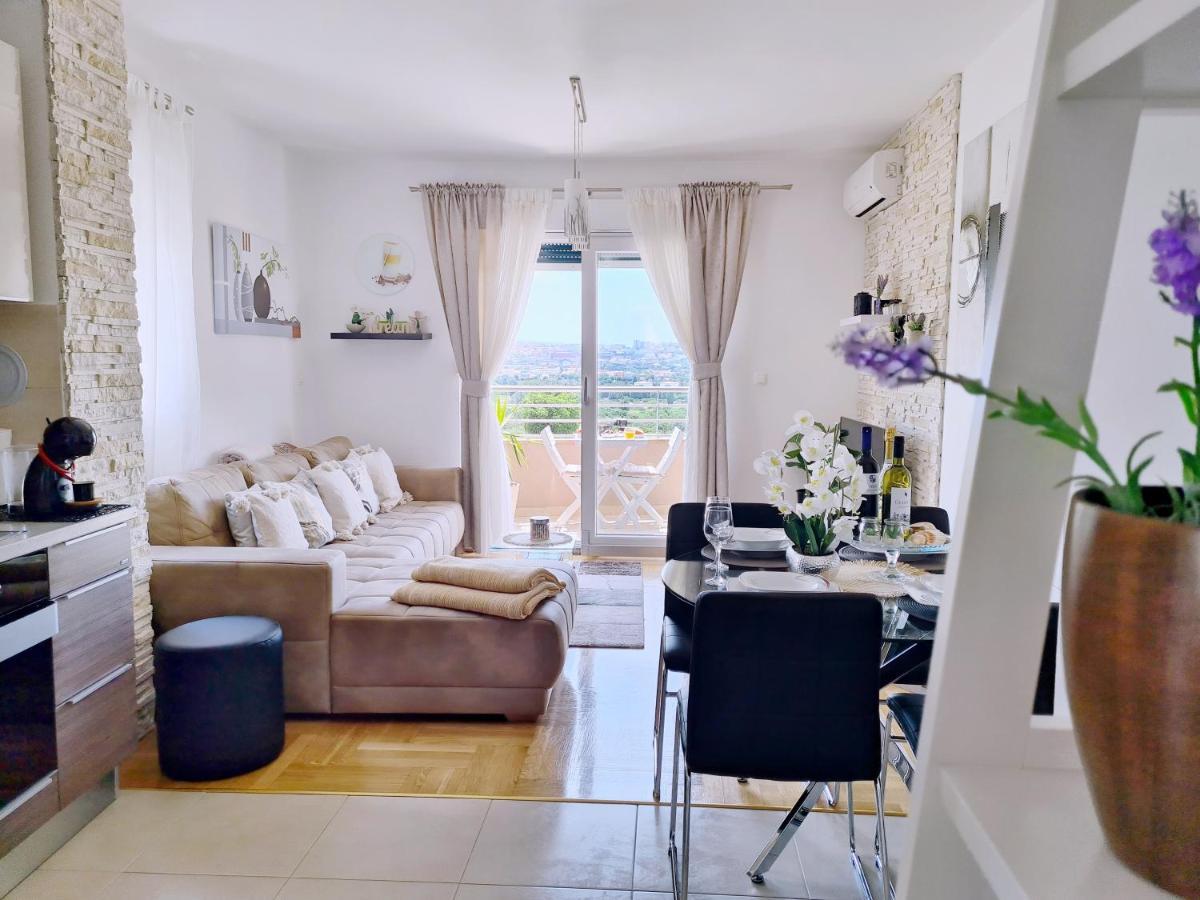 Luxury Apartment Salona Luaran gambar