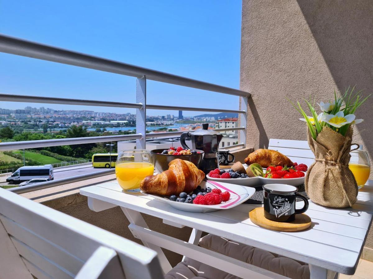 Luxury Apartment Salona Luaran gambar