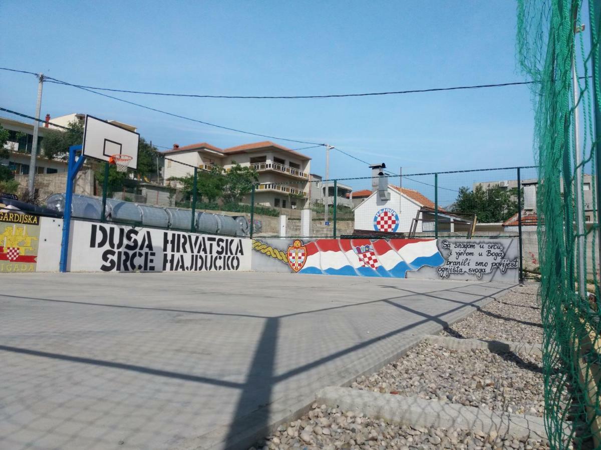 Luxury Apartment Salona Luaran gambar